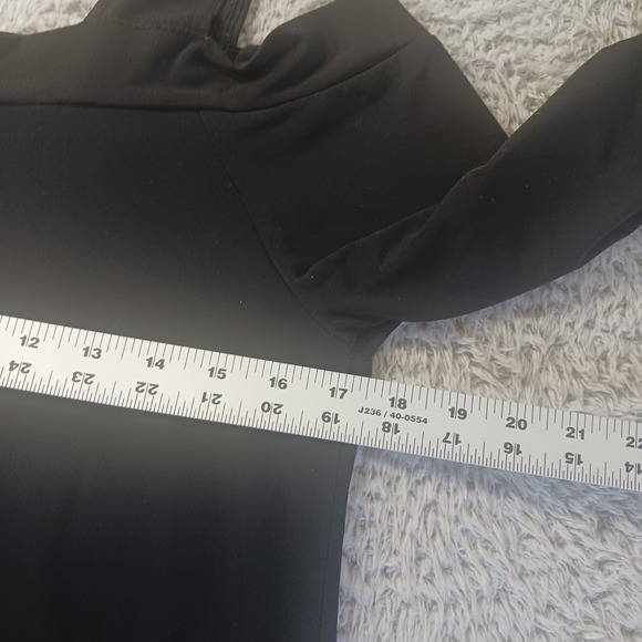 Ciara Sun Woo Cold Shoulder Tunic Top Made USA Stretch Knit Minimalist - Picture 3 of 7